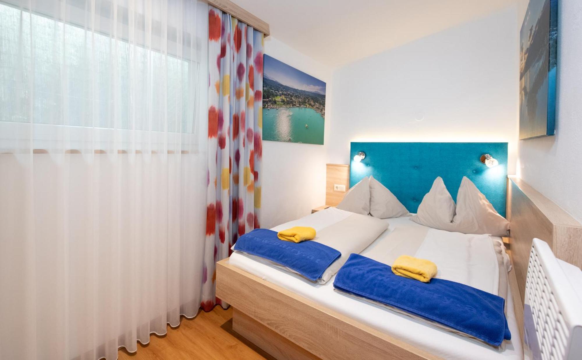Barry Memle Directly At The Lake Velden am Woerthersee Luaran gambar