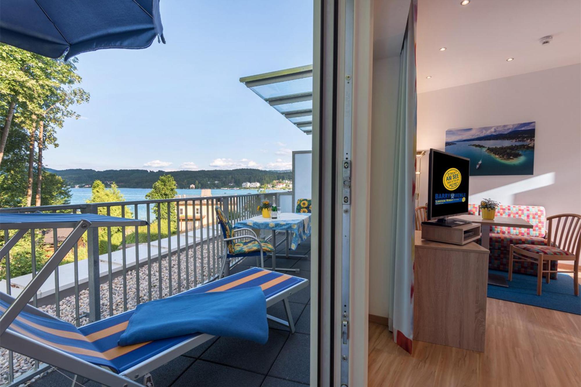 Barry Memle Directly At The Lake Velden am Woerthersee Luaran gambar